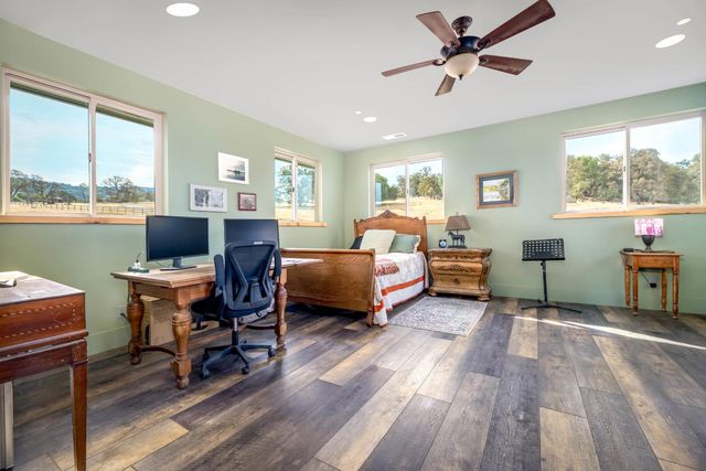 8813 Hayes Ln, Smartsville, CA 95977