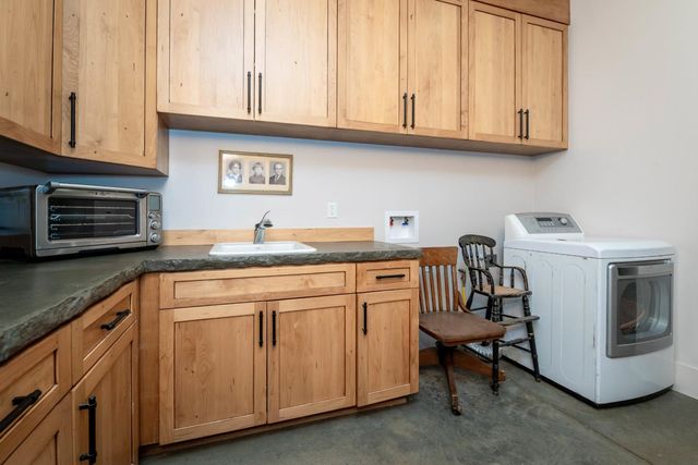 8813 Hayes Ln, Smartsville, CA 95977