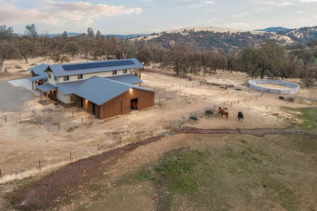 8813 Hayes Ln, Smartsville, CA 95977