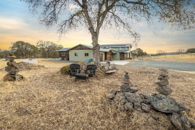 8813 Hayes Ln, Smartsville, CA 95977