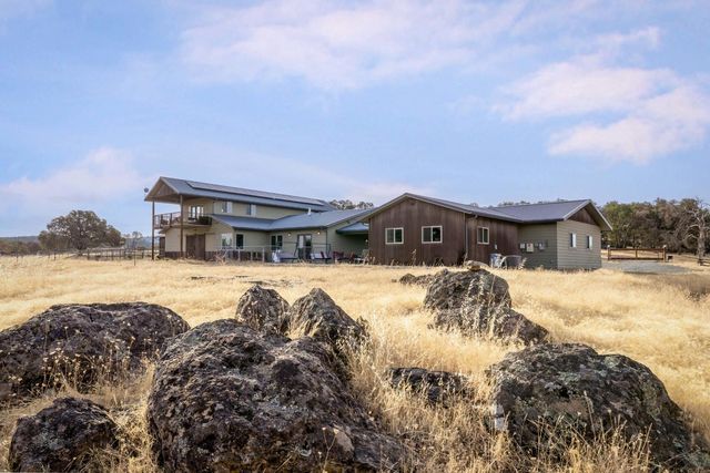 8813 Hayes Ln, Smartsville, CA 95977