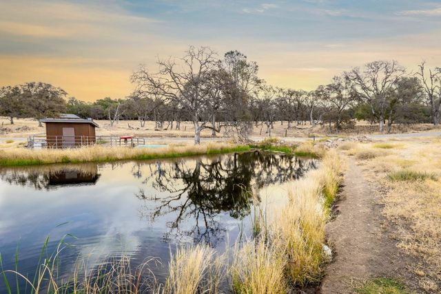 8813 Hayes Ln, Smartsville, CA 95977