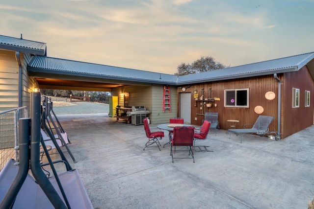 8813 Hayes Ln, Smartsville, CA 95977