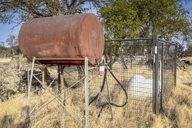 8813 Hayes Ln, Smartsville, CA 95977