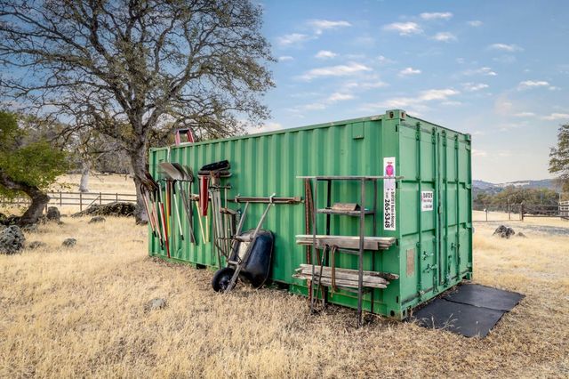 8813 Hayes Ln, Smartsville, CA 95977