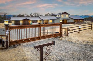 8813 Hayes Ln, Smartsville, CA 95977