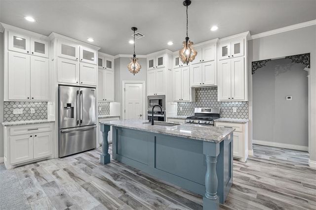 4813 Hambletonian Lane, Mustang, OK 73064