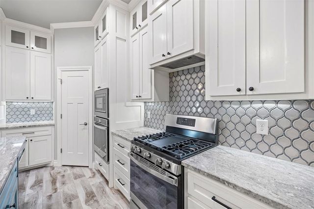 4813 Hambletonian Lane, Mustang, OK 73064