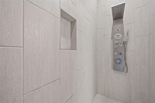 4813 Hambletonian Lane, Mustang, OK 73064