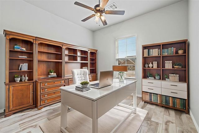 4813 Hambletonian Lane, Mustang, OK 73064