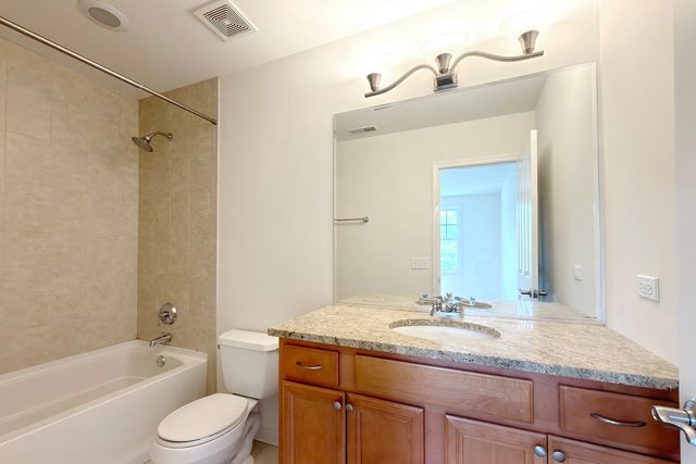 5910 N Northwest Highway 5910, Chicago, IL 60631