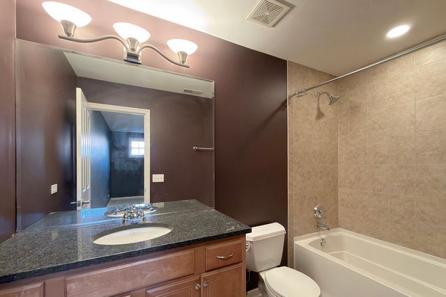 5910 N Northwest Highway 5910, Chicago, IL 60631