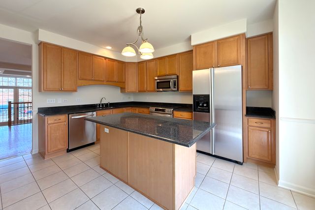 5910 N Northwest Highway 5910, Chicago, IL 60631