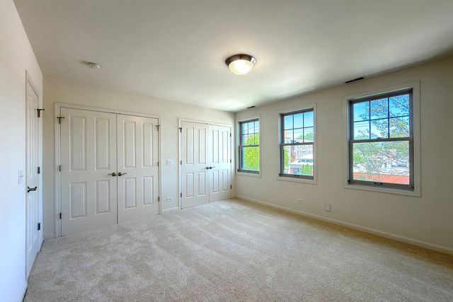5910 N Northwest Highway 5910, Chicago, IL 60631