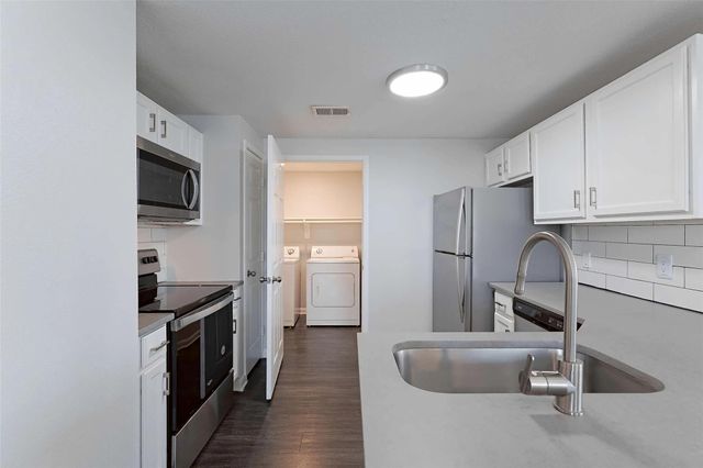 12215 Hunters Chase DR N-7202N, Austin, TX 78729