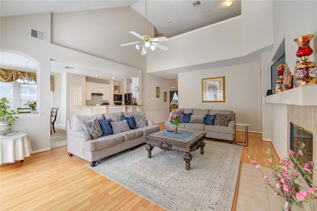 2715 Kimbleton Court, Houston, TX 77082