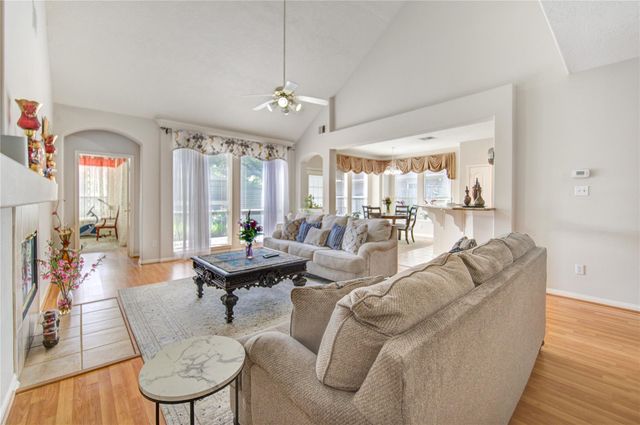 2715 Kimbleton Court, Houston, TX 77082