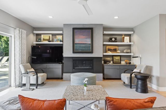 1609 Gary Way, Carmichael, CA 95608