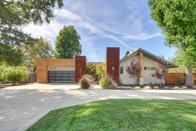 1609 Gary Way, Carmichael, CA 95608