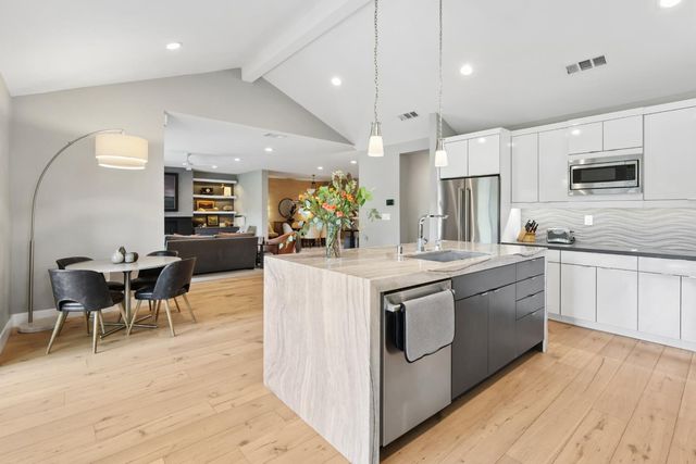 1609 Gary Way, Carmichael, CA 95608