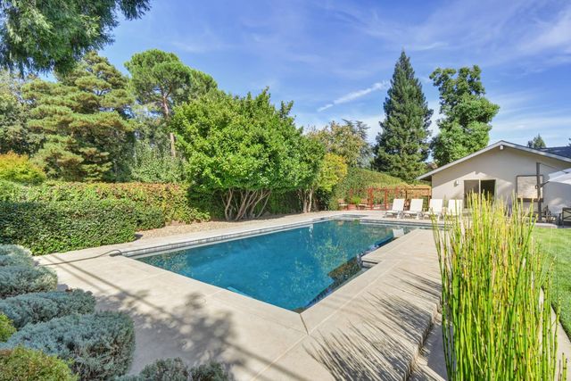 1609 Gary Way, Carmichael, CA 95608