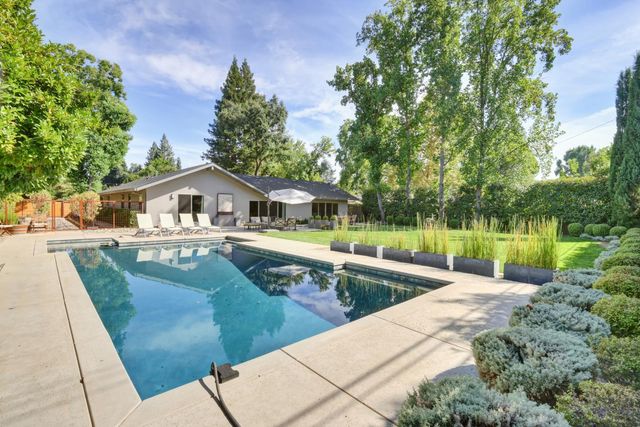 1609 Gary Way, Carmichael, CA 95608