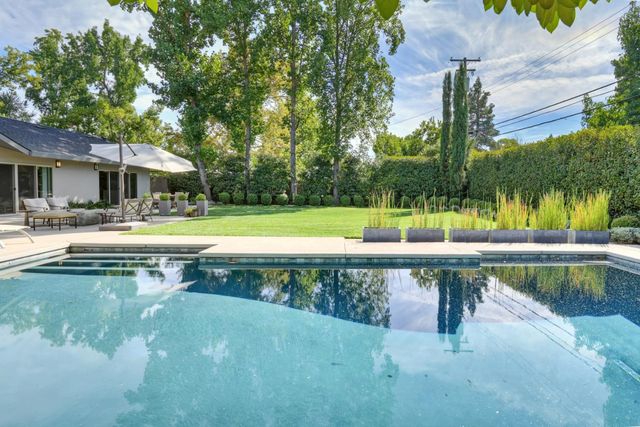 1609 Gary Way, Carmichael, CA 95608