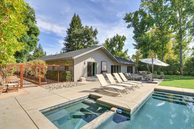 1609 Gary Way, Carmichael, CA 95608
