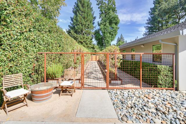 1609 Gary Way, Carmichael, CA 95608