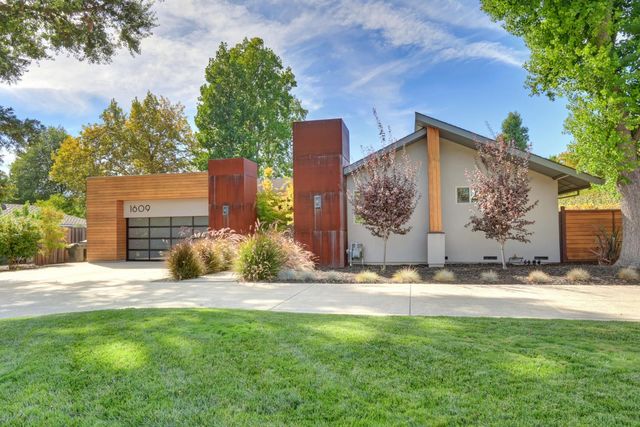 1609 Gary Way, Carmichael, CA 95608