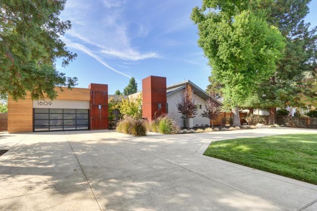 1609 Gary Way, Carmichael, CA 95608