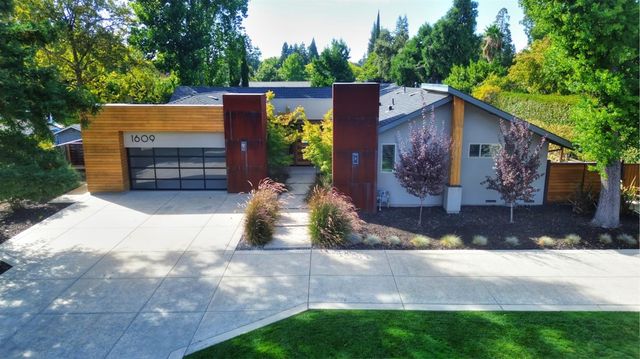 1609 Gary Way, Carmichael, CA 95608