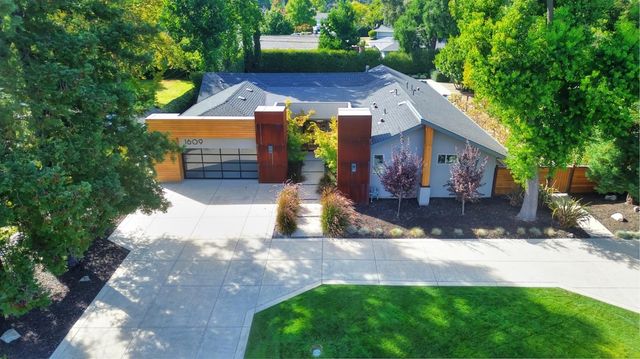 1609 Gary Way, Carmichael, CA 95608