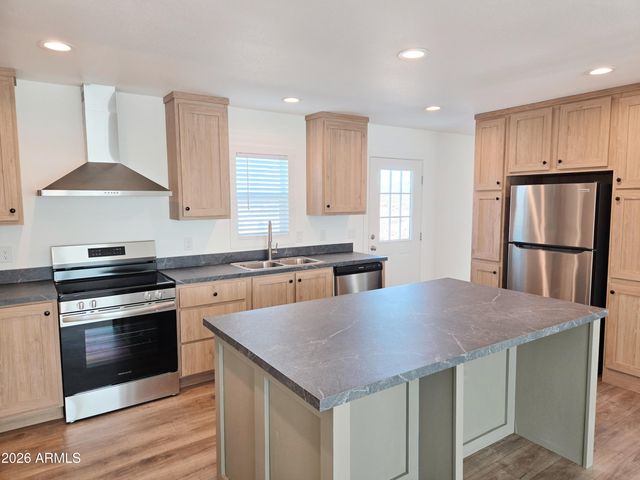 33027 W Cambridge Avenue, Tonopah, AZ 85354