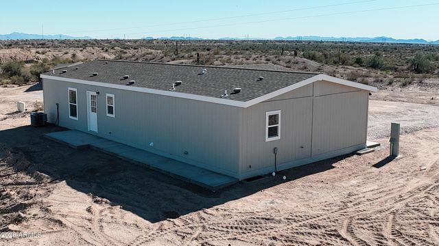 33027 W Cambridge Avenue, Tonopah, AZ 85354