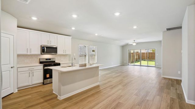 821 Sunflower Road, Lavon, TX 75166