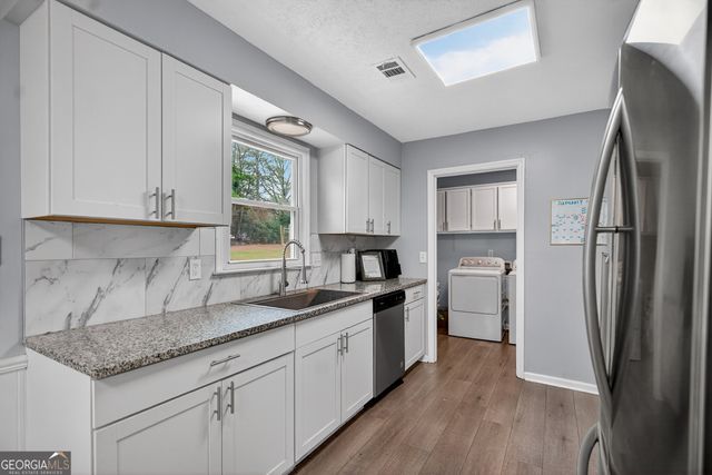 107 N Barnard Avenue, Lagrange, GA 30241