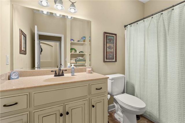 3404 S Wood Avenue, Blue Springs, MO 64015