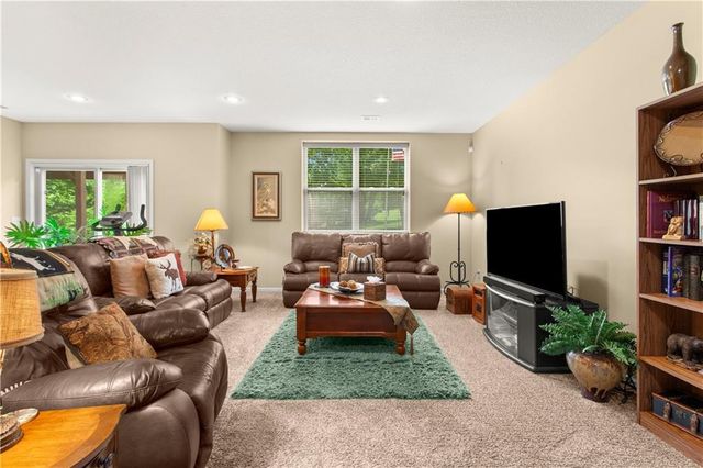 3404 S Wood Avenue, Blue Springs, MO 64015