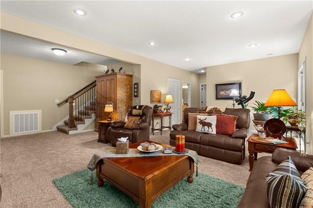 3404 S Wood Avenue, Blue Springs, MO 64015