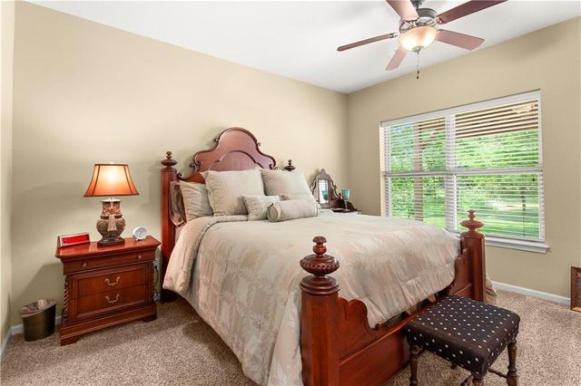 3404 S Wood Avenue, Blue Springs, MO 64015