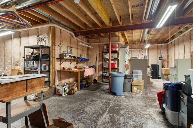 3404 S Wood Avenue, Blue Springs, MO 64015