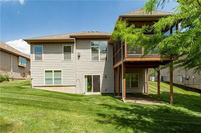 3404 S Wood Avenue, Blue Springs, MO 64015