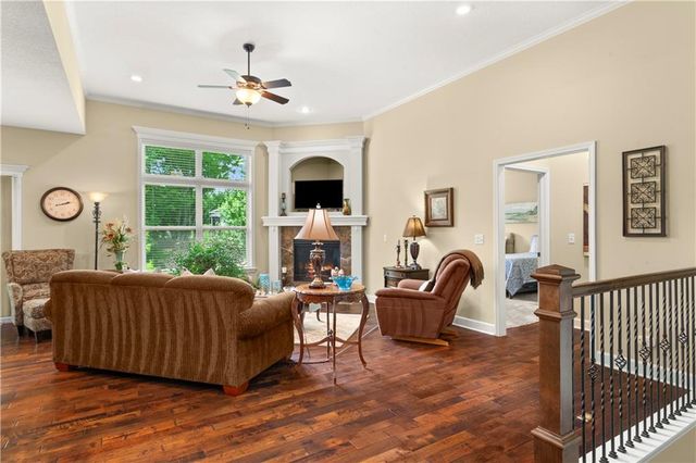 3404 S Wood Avenue, Blue Springs, MO 64015