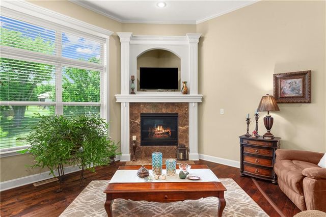 3404 S Wood Avenue, Blue Springs, MO 64015