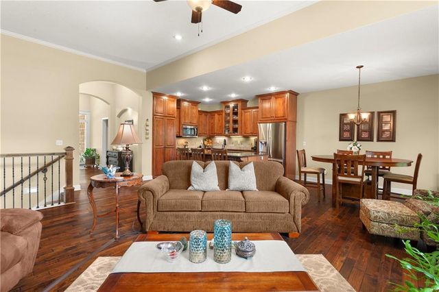 3404 S Wood Avenue, Blue Springs, MO 64015