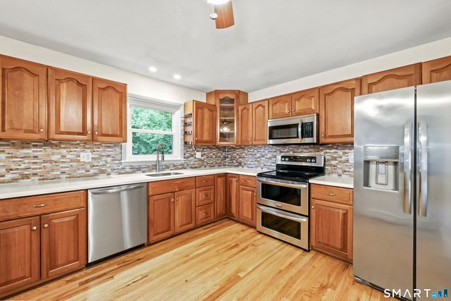 8 Fleetwood Drive, New Fairfield, CT 06812