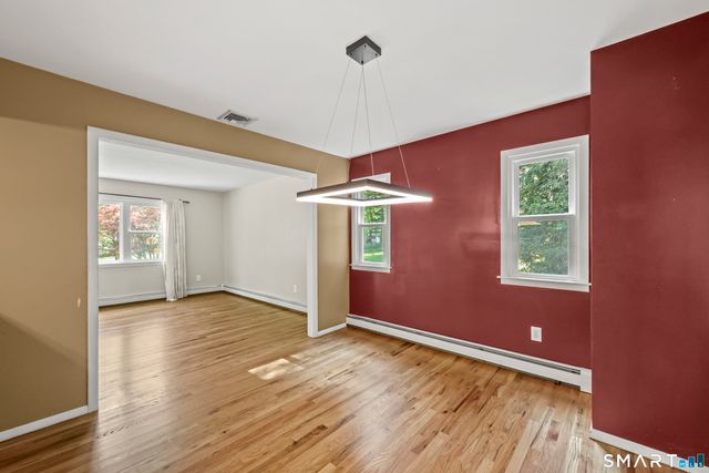 8 Fleetwood Drive, New Fairfield, CT 06812