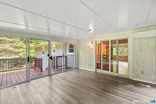 8 Fleetwood Drive, New Fairfield, CT 06812