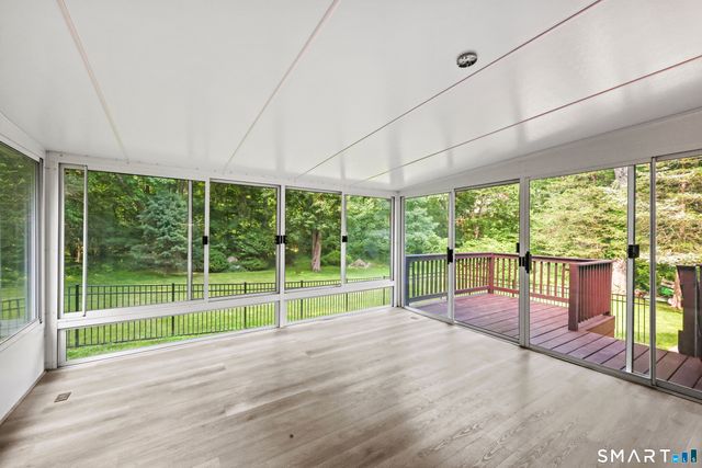 8 Fleetwood Drive, New Fairfield, CT 06812